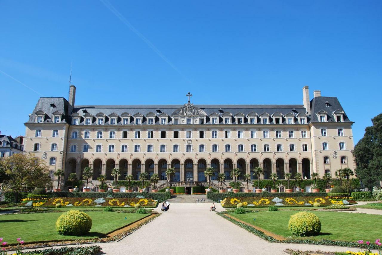 Au Detour De Rennes Bed & Breakfast Bruz Exterior photo